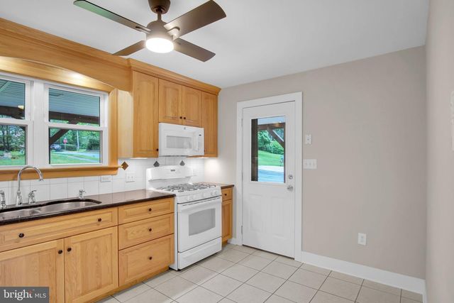 350 E ROOSEVELT AVE, Middletown, PA 17057