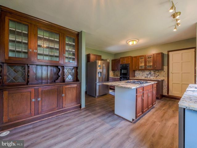 522 BROOKFIELD RD, Drexel Hill, PA 19026