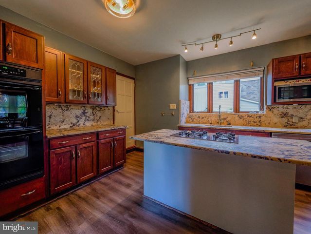 522 BROOKFIELD RD, Drexel Hill, PA 19026