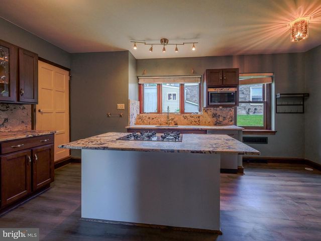 522 BROOKFIELD RD, Drexel Hill, PA 19026