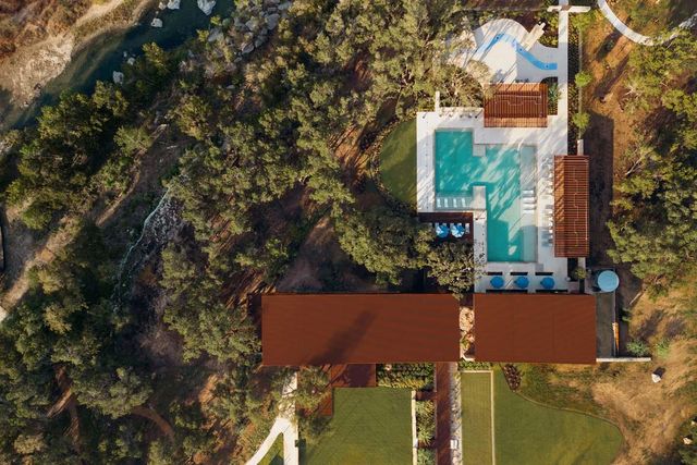 545 High Summit DR, Georgetown, TX 78628