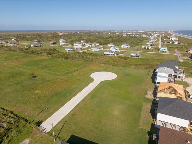 189 Ocean View Drive, Crystal Beach, TX 77650