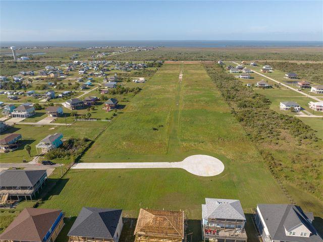 189 Ocean View Drive, Crystal Beach, TX 77650