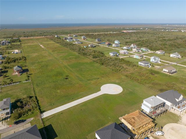 189 Ocean View Drive, Crystal Beach, TX 77650