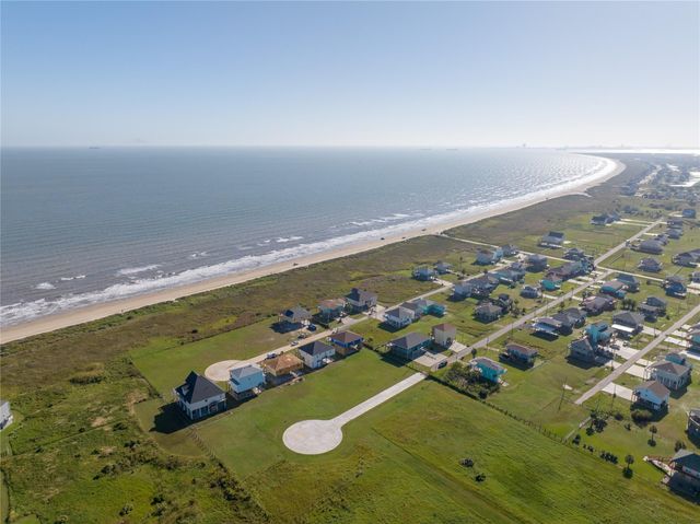 189 Ocean View Drive, Crystal Beach, TX 77650