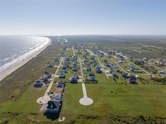 189 Ocean View Drive, Crystal Beach, TX 77650
