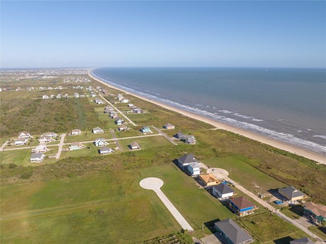 189 Ocean View Drive, Crystal Beach, TX 77650