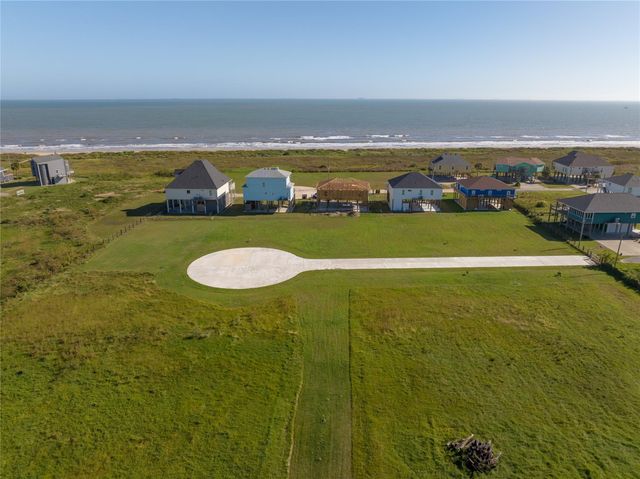 189 Ocean View Drive, Crystal Beach, TX 77650