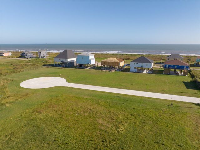 189 Ocean View Drive, Crystal Beach, TX 77650