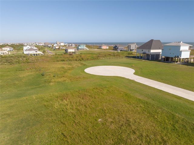 189 Ocean View Drive, Crystal Beach, TX 77650