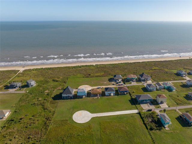 189 Ocean View Drive, Crystal Beach, TX 77650