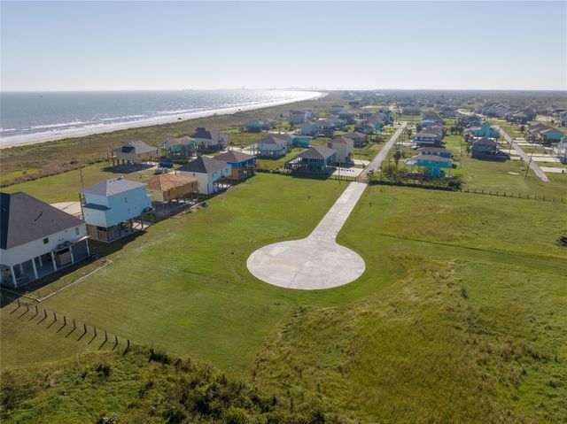 189 Ocean View Drive, Crystal Beach, TX 77650