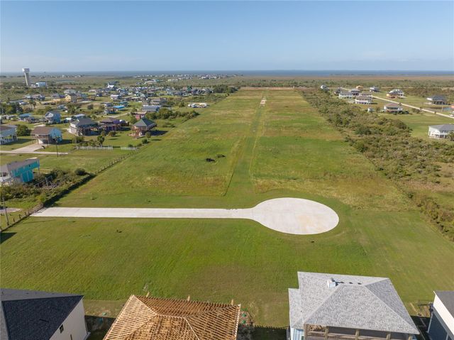 189 Ocean View Drive, Crystal Beach, TX 77650