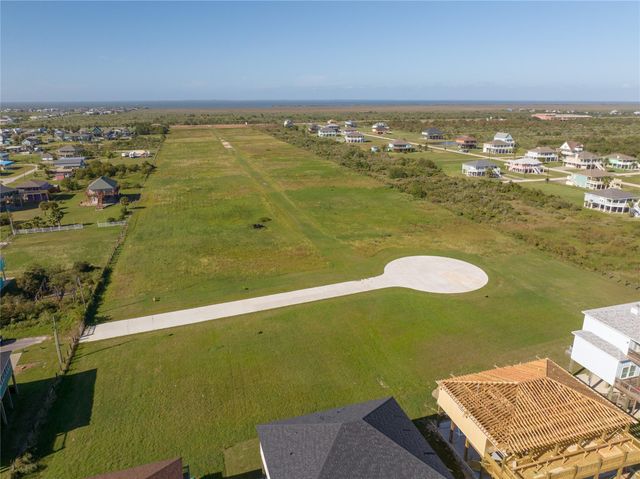 189 Ocean View Drive, Crystal Beach, TX 77650