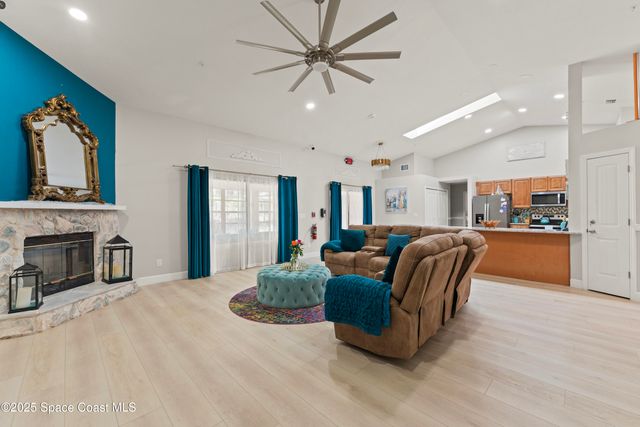 826 Hunan Street NE, Palm Bay, FL 32907