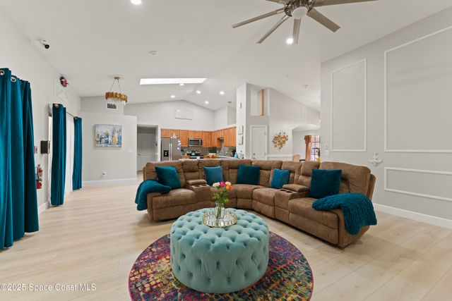 826 Hunan Street NE, Palm Bay, FL 32907