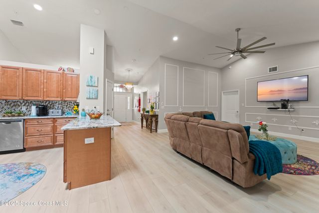 826 Hunan Street NE, Palm Bay, FL 32907