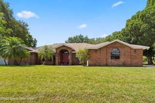 826 Hunan Street NE, Palm Bay, FL 32907