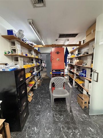 330 NW 171st St, North Miami Beach, FL 33169