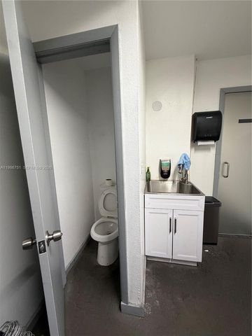 330 NW 171st St, North Miami Beach, FL 33169