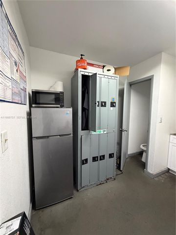 330 NW 171st St, North Miami Beach, FL 33169