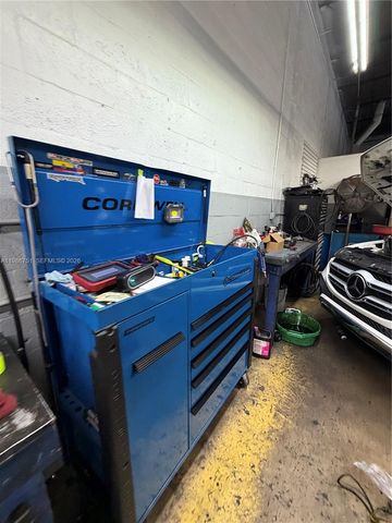 330 NW 171st St, North Miami Beach, FL 33169