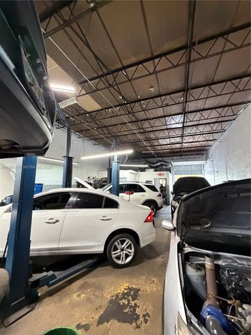 330 NW 171st St, North Miami Beach, FL 33169