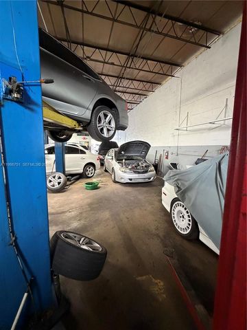 330 NW 171st St, North Miami Beach, FL 33169