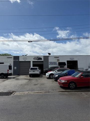 330 NW 171st St, North Miami Beach, FL 33169