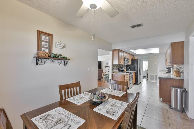 1806 WEDGE COURT, Sun City Center, FL 33573