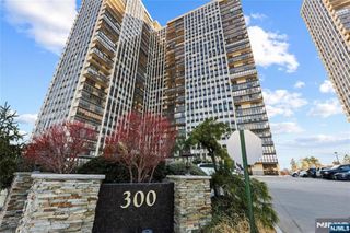 300 Winston 2908, Cliffside Park, NJ 07010
