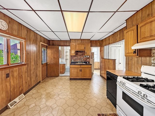 38 Adams Ave, Everett, MA 02149
