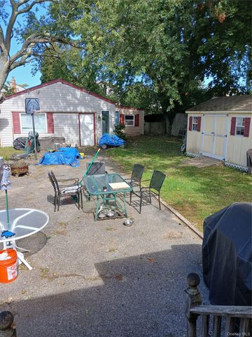 25 Campbell Street, Patchogue, NY 11772