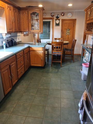 25 Campbell Street, Patchogue, NY 11772