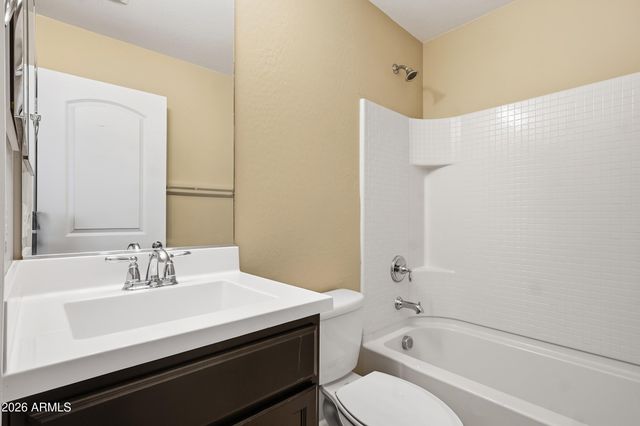 1947 N 77TH Glen, Phoenix, AZ 85035