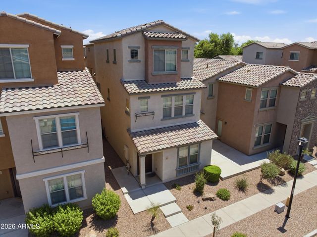 1947 N 77TH Glen, Phoenix, AZ 85035