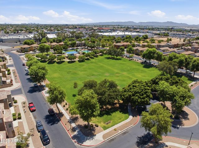 1947 N 77TH Glen, Phoenix, AZ 85035