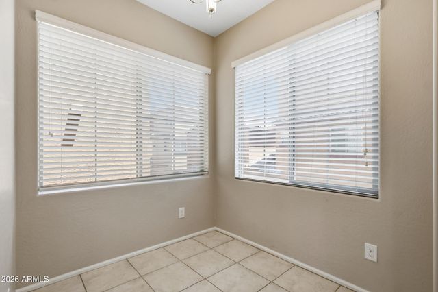 1947 N 77TH Glen, Phoenix, AZ 85035