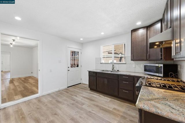 10 12 Street, Richmond, CA 94801