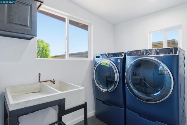 10 12 Street, Richmond, CA 94801