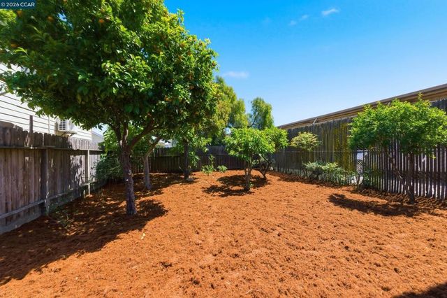 10 12 Street, Richmond, CA 94801