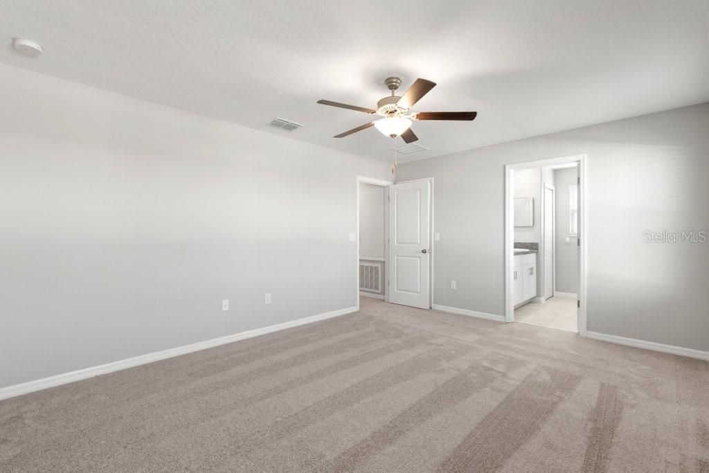 Image 11 of property listing at 4436 GLOBE THISTLE DRIVE, Tampa, FL 33619