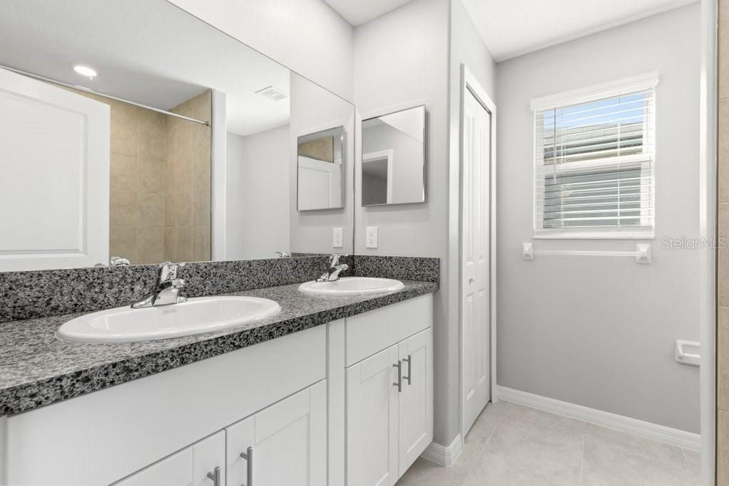 Image 12 of property listing at 4436 GLOBE THISTLE DRIVE, Tampa, FL 33619