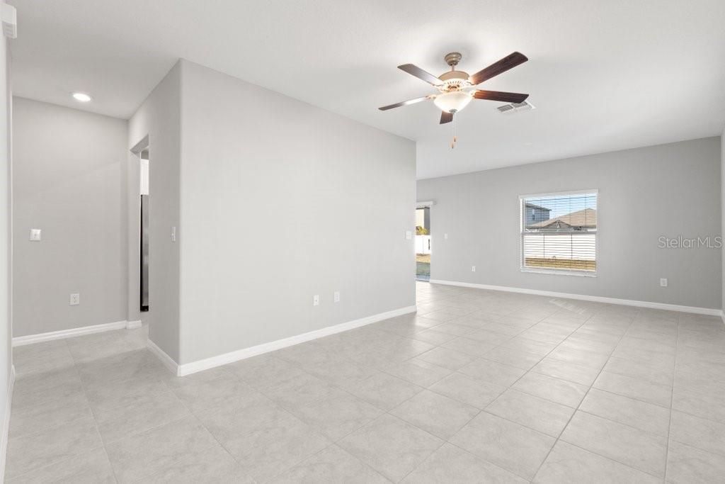 Image 3 of property listing at 4436 GLOBE THISTLE DRIVE, Tampa, FL 33619