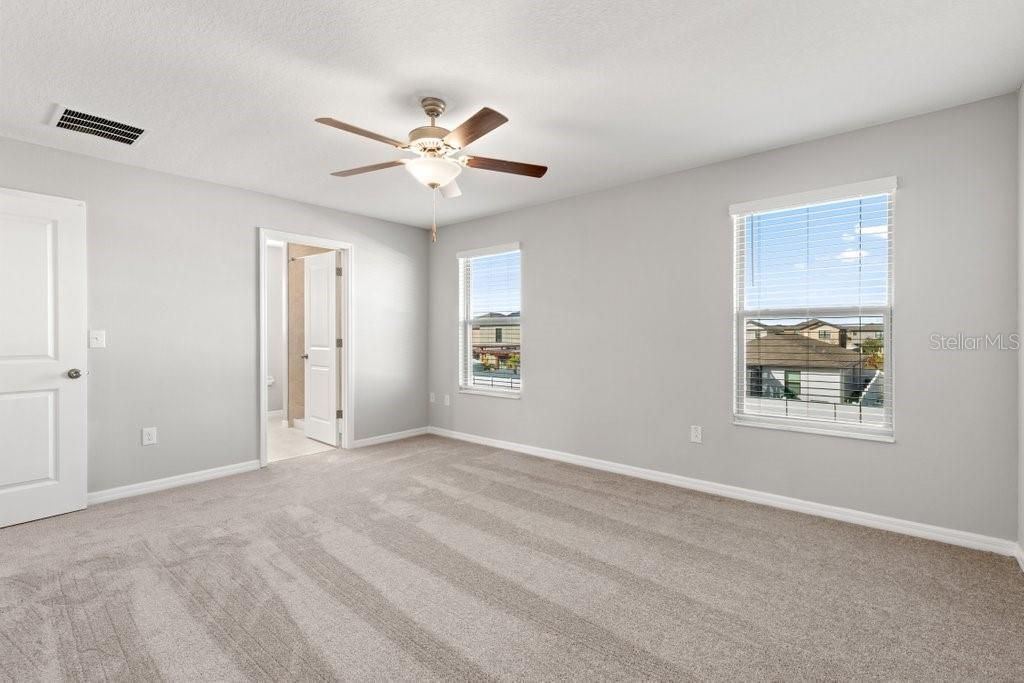 Image 10 of property listing at 4436 GLOBE THISTLE DRIVE, Tampa, FL 33619