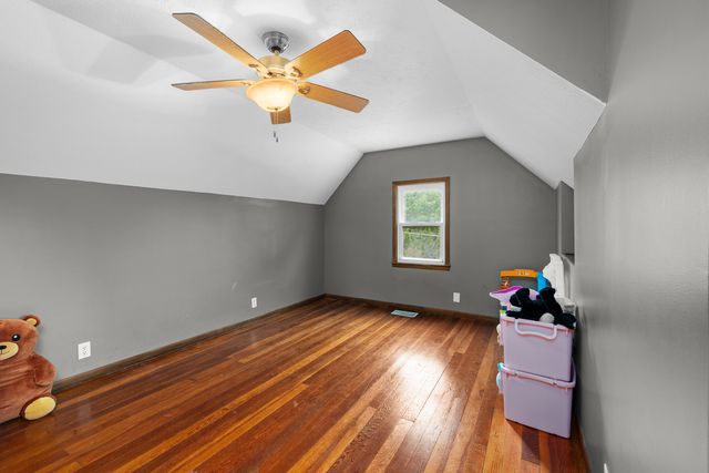 1606 Coyne Center Road, Milan, IL 61264