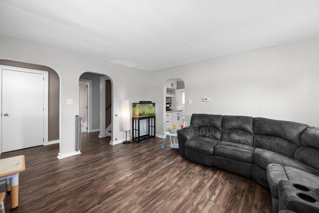 1606 Coyne Center Road, Milan, IL 61264