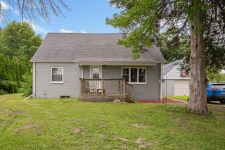 1606 Coyne Center Road, Milan, IL 61264