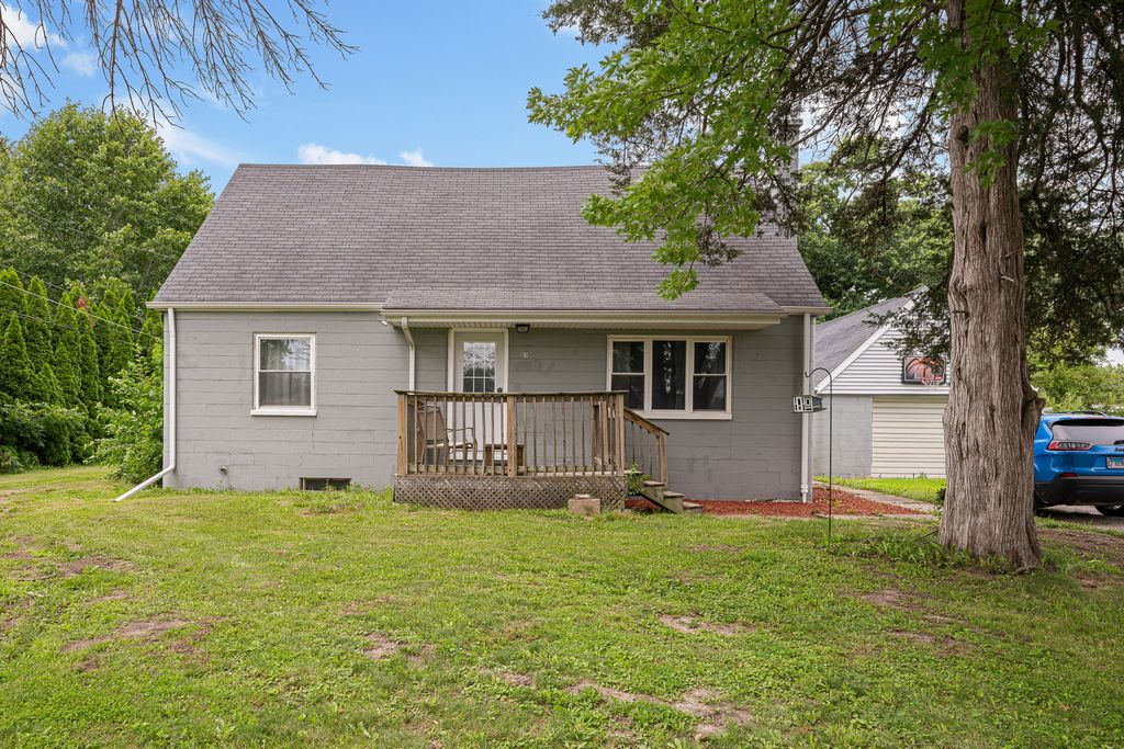 1606 Coyne Center Road, Milan, IL 61264