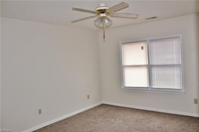 6 Tamarisk Quay Apt J, Hampton, VA 23666